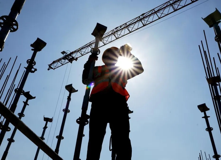 中水監理夏季高溫注意事項：防暑降溫兩手抓，質量安全雙保障